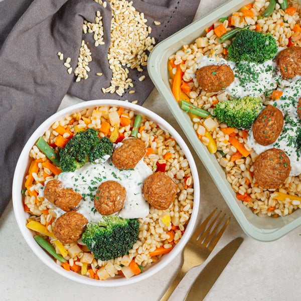Ebli aux petit légumes, boulettes végé et crème aux herbes