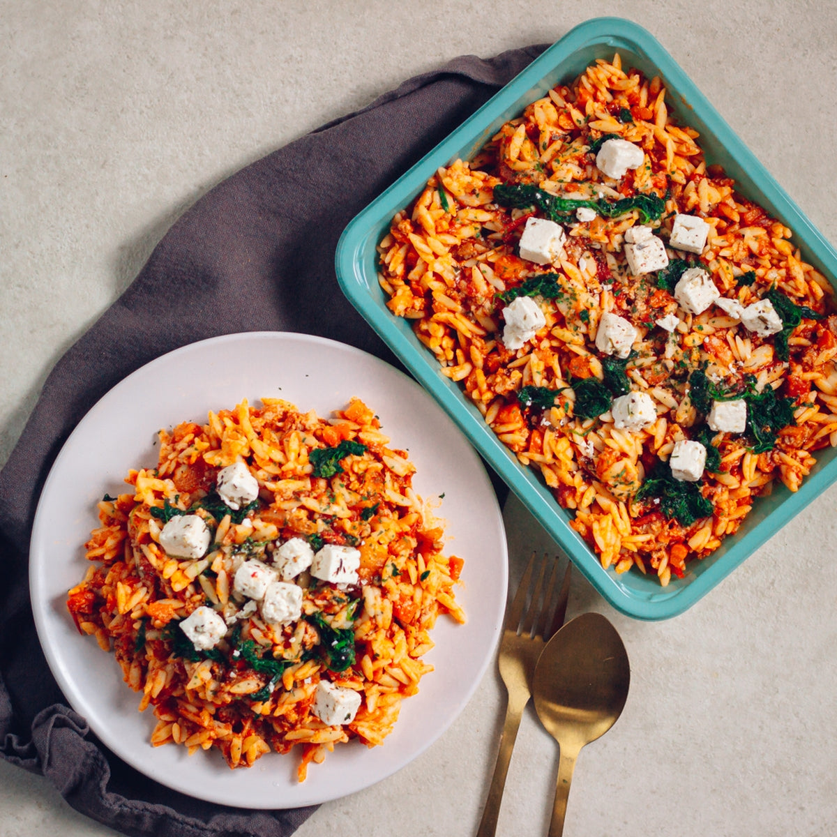 Risotto d’orzo, pesto rouge et haché de bœuf