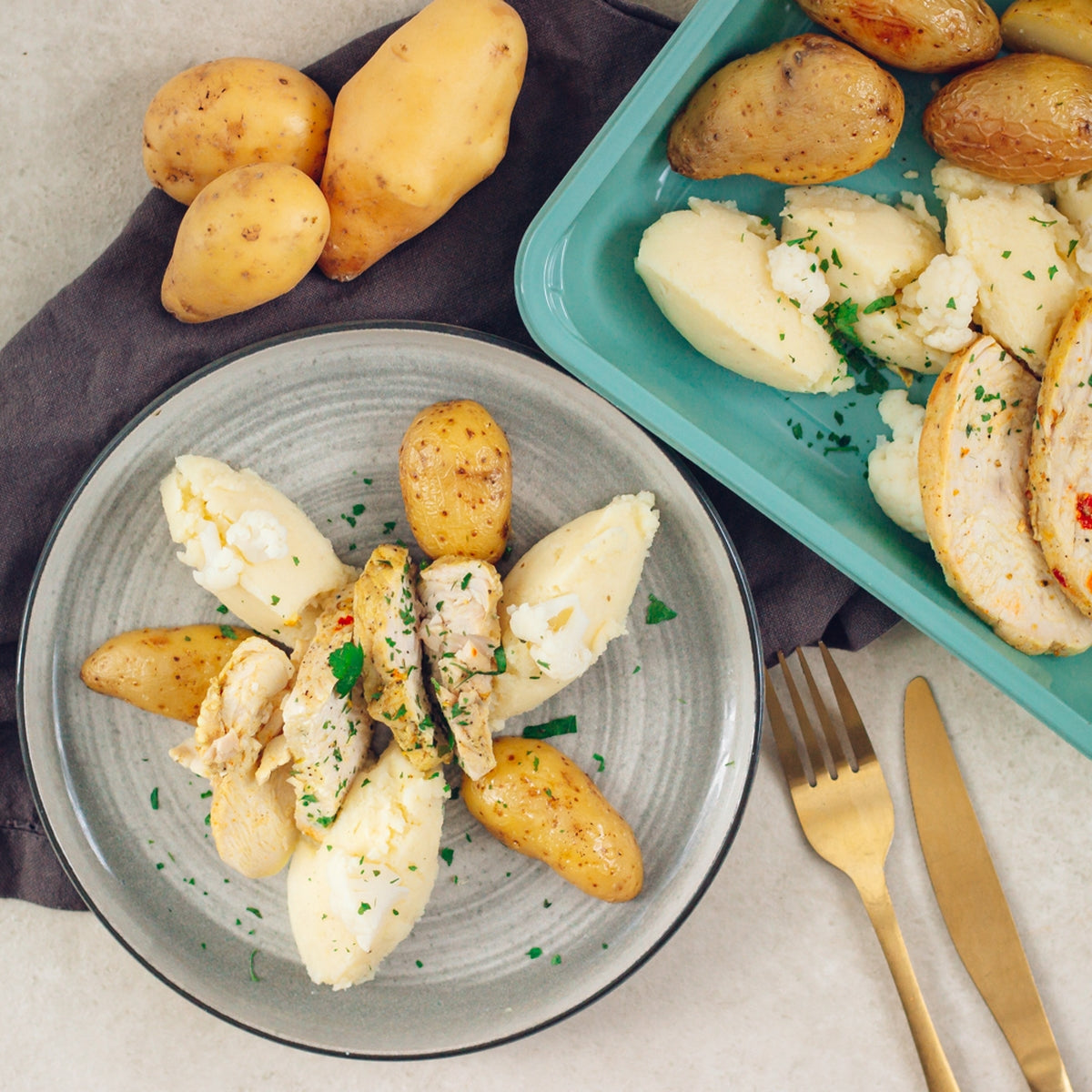 Chou-fleur à la crème légère , poulet et grenailles
