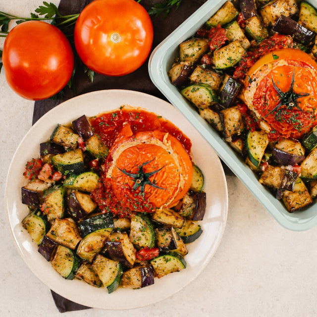 Tomate farcie et pôelée de courgettes et aubergines