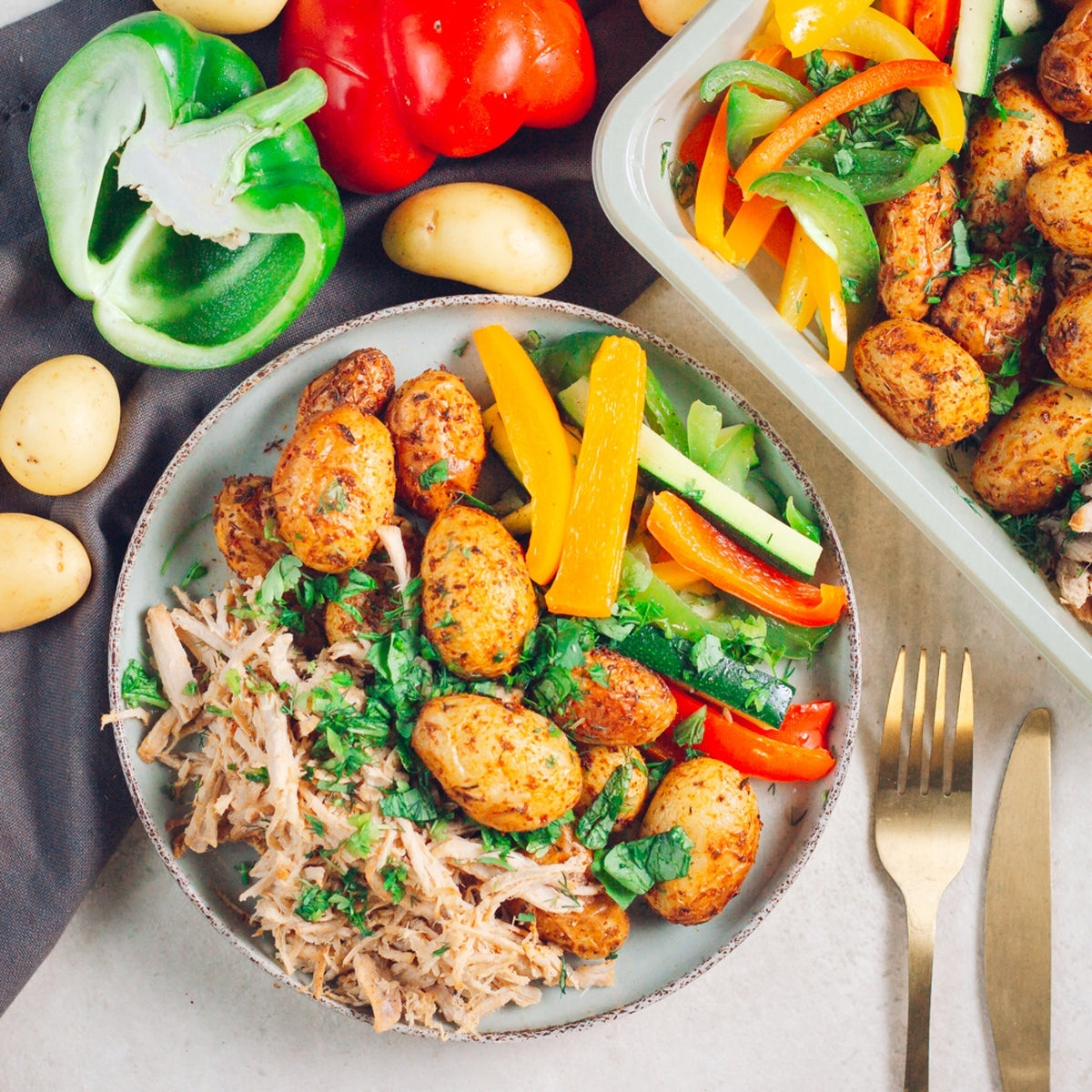 Effiloché de bœuf, pomme de terre rissolées et légumes rôtis